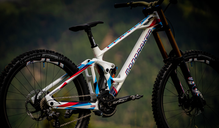 MONDRAKER PRÉSENTE DES VÉLOS ANAGLYPHIQUES 3D POUR LES MONDIAUX