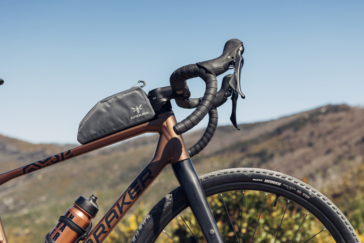 Internal HHG Cable Routing through the Headset
