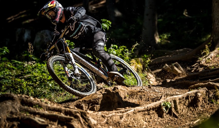 CRANKWORX-TOP LEVEL DOWNHILL RACING RETURNS